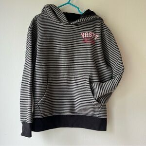 🌼 5/$25 Old Navy Boys VRSTY Team Hoodie Size S (6-7) Gray Black Striped Pullover